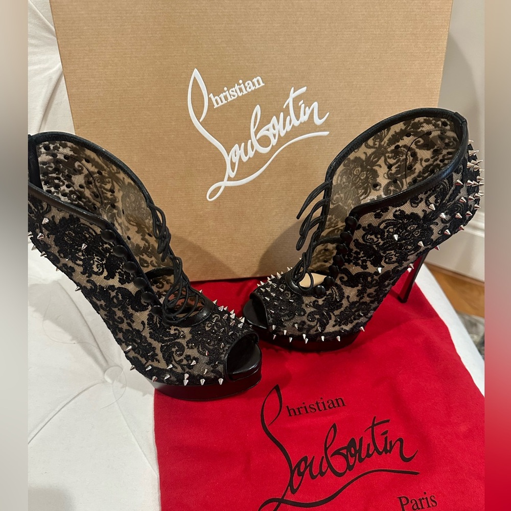 Womens, Christian Louboutin, black platform heel lace booties, size 37.5